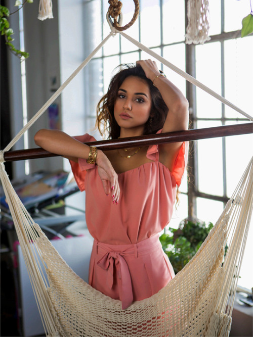 flawlessbeautyqueens:I don’t relate to her [Margo] necessarily – we are two extremely di