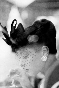 vintagegal:  Barbara Mullen photographed by Henry Clarke in a Gilbert Orcel hat, 1956  