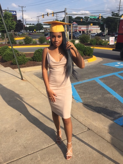 domyinyay:Graduation bae
