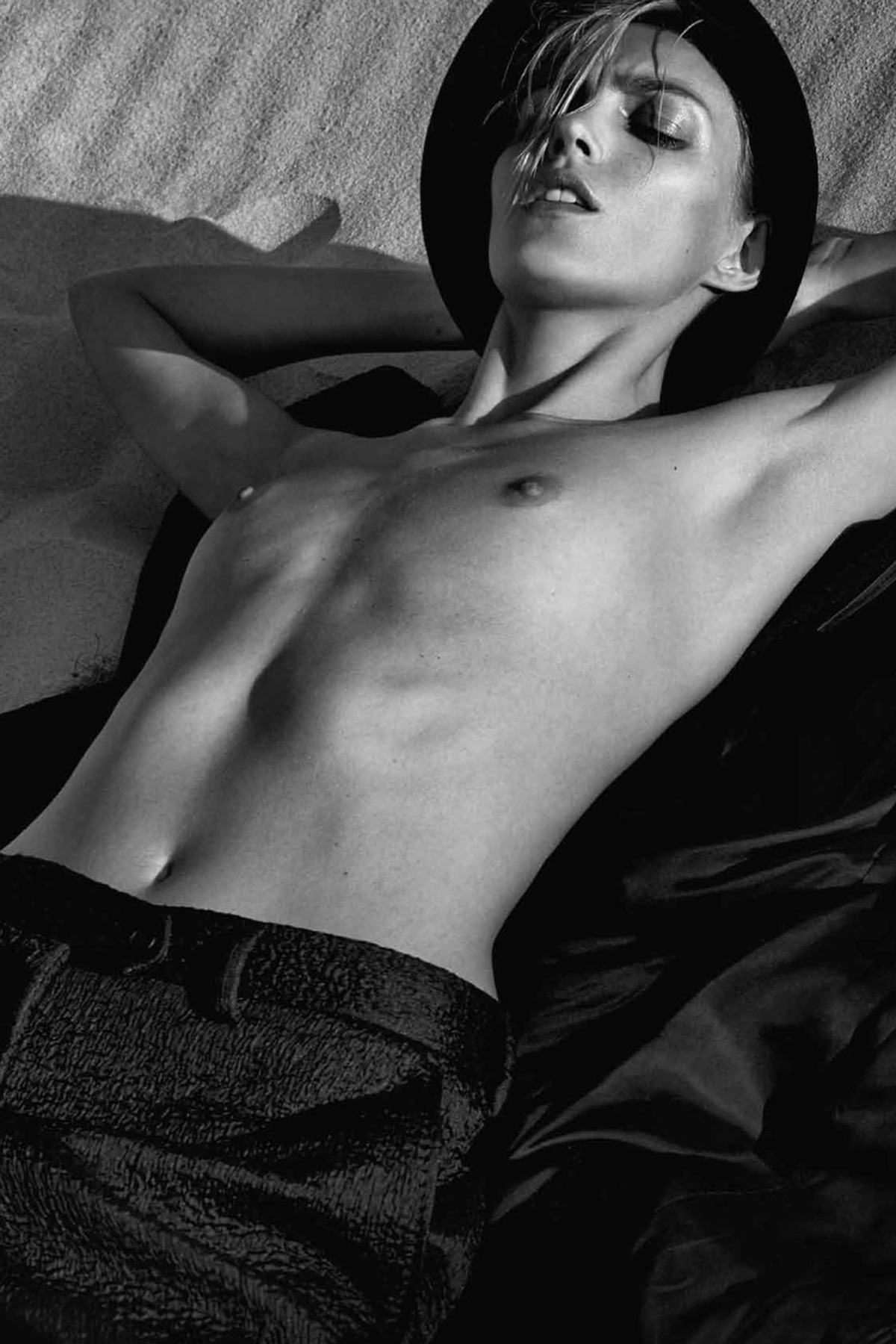 senyahearts:  Anja Rubik for Flair Magazine #13, October 2014 Photographed by: Collier