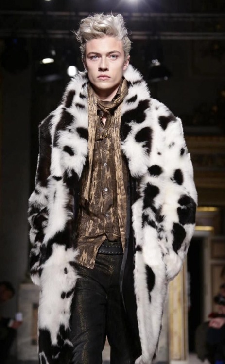 money-in-veins:  Roberto Cavalli FW 2015 Menswear // MFW (Details) 