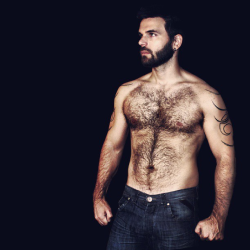 hairyhotman:  hairyhotman.tumblr.com  Sexy guy!