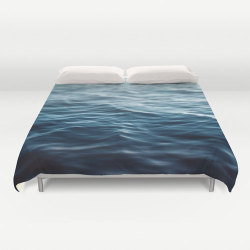 wickedclothes:  Deep Ocean DuvetCapture the look of the sea inside your bedroom.  Don’t worry about getting on a dangerous boat, just take a nap there.  Sold on Etsy. 