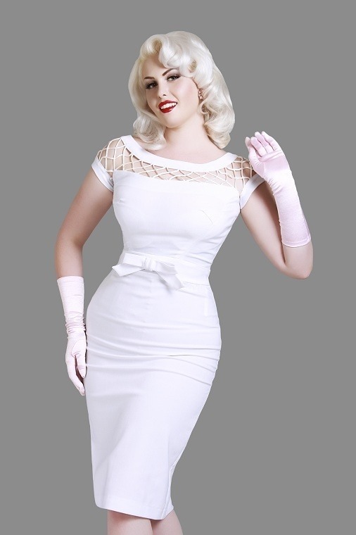 alternative-pinup:  Alternative Pinup girlPinup girl Twitter