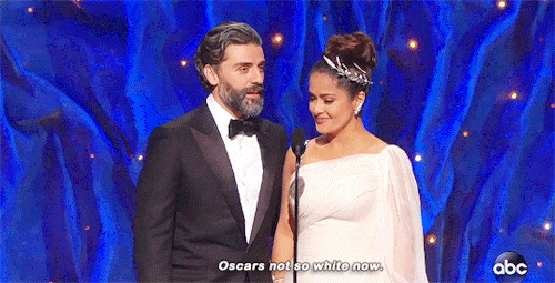 captainpoe:Oscar Isaac and Salma Hayek at the Academy Awards!