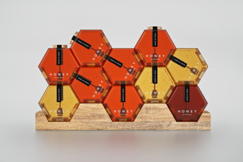 quartz-poker:  myampgoesto11:  Honey packaging design concept by Arbuzov Maksim  TAKE MY MONEY. TAKE ALL OF IT.