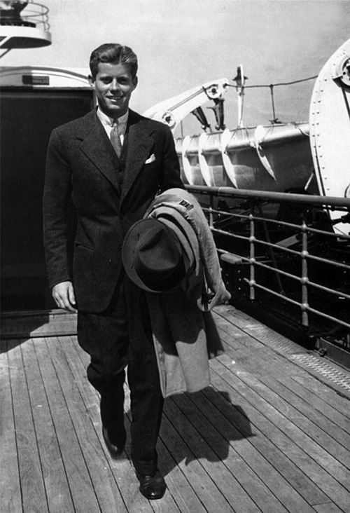 voxsart: 1938. JFK returns from Europe after his junior year at Harvard.