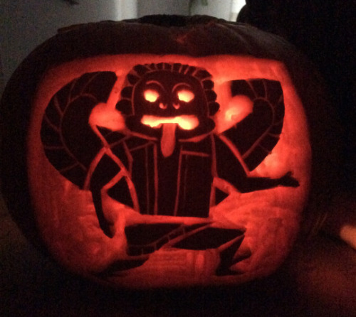 hehasawifeyouknow: Another Halloween, another pumpkin. This time an attempt at the famous vase depic