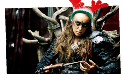 thelastwarriorprincess:  the100writers This is my Christmas story Lexa is pretty demanding at Christmas to the point she threatens people. So Clarke brings her the best present she can think of to get in Lexa’s good graces and bring peace.  Ha ha! Love.