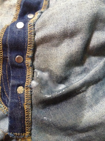 jeansluvver:  Piss and cum on jeans  hehehe 