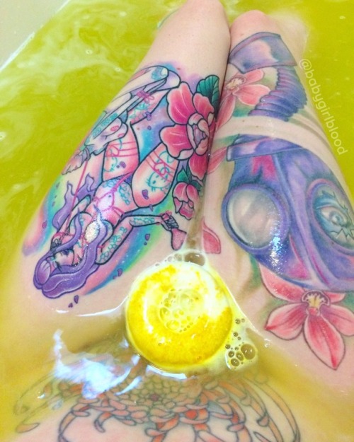 babygirl-blood: Obsesssssssed with this gorgeous biohazard yellow @sweetcherrysoda pina colada bath 