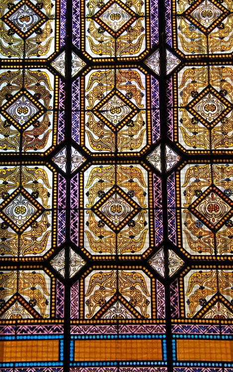 earlandladygray:Prague’s Spanish Synagogue is a wonder for the eyes. Built in 1868 in the Moorish Re
