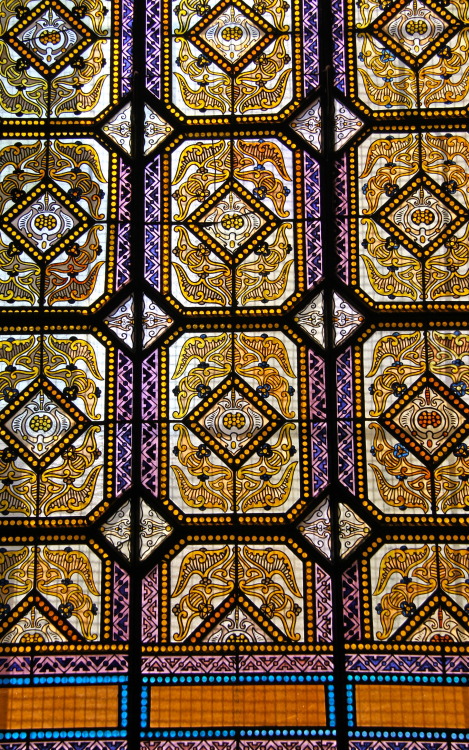 earlandladygray:Prague’s Spanish Synagogue is a wonder for the eyes. Built in 1868 in the Moorish Re