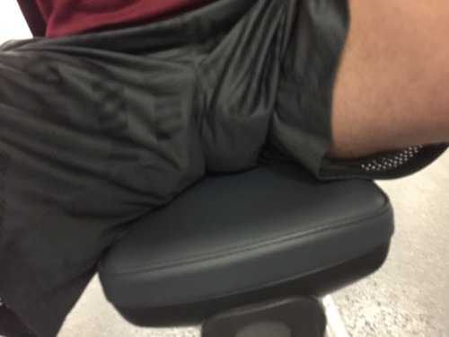 yessirfaggot:  stmax51:  Hot sweaty workout at the gym 😉  Love this Tumblr!  @stmax51 Follow this hot man and his hot penis!