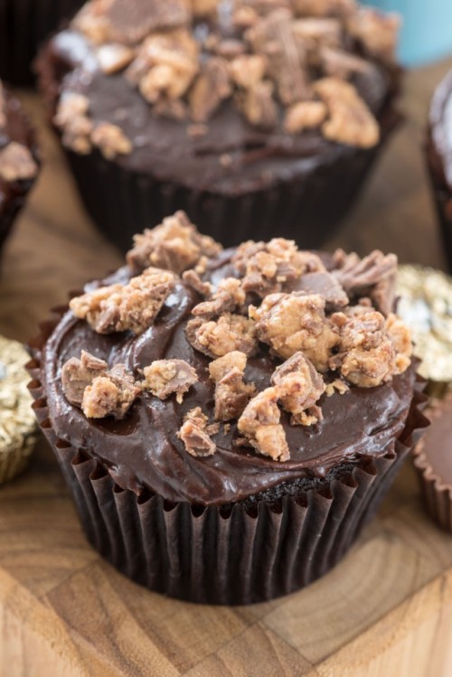 thekinkygrad: unclematt1989: thekinkygrad: foodffs: PEANUT BUTTER CUP CUPCAKES Really nice recipe