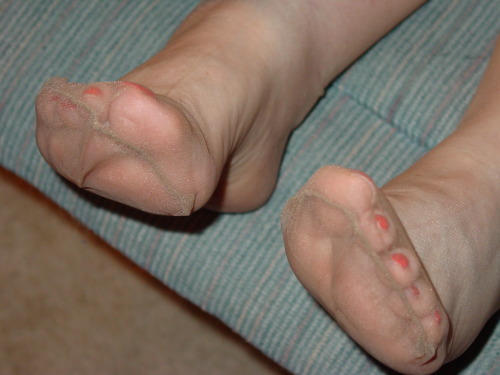 eyeluvfemfeet:  Here are a few pics of Dangling, a few of Sheer Nylons (no reinforced panels) as wel