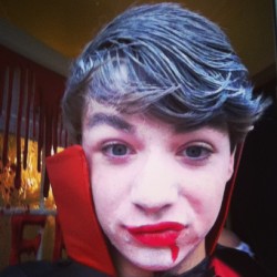 Me dressed up aha #gay #slut #dressedup #vampire