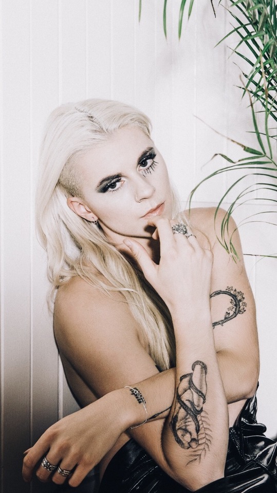 Lynn Gunn Nude