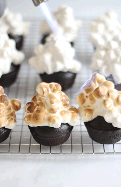 foodffs:  Guinness Cupcakes with Toasted