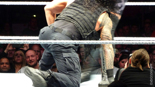 all-day-i-dream-about-seth:  subseekerff:  Live event at Nuremberg 04/18/2015.Romie booty  ;)))  Thanks so much for sharing! 