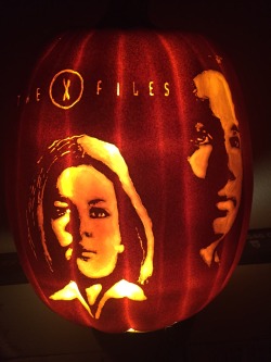 xfilesnews:  The 6th Annual XFN Pumpkin Carving