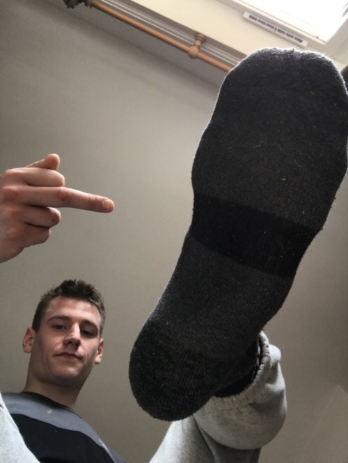 footboiuk: You know you want to sniff…. That’s right, of course you do. Bitch.  Make sure you follow www.twitter.com/CashMasterMiz for more! 