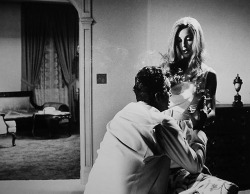  Dean Martin and Sharon Tate in The Wrecking