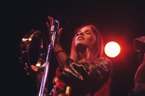 no-salt-on-her-tail:Michelle Phillips at Monterey Pop Festival, 1967.Photo by Suki Hill.