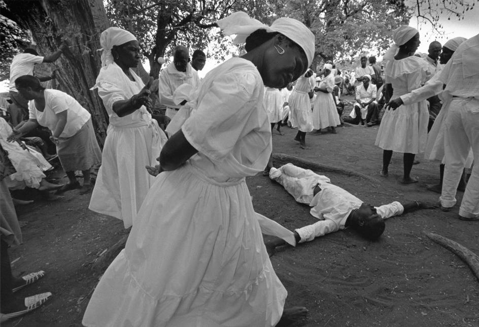 accradotalt:  Haiti, by Cristina Garcia Rodero  Santeria in Haiti.