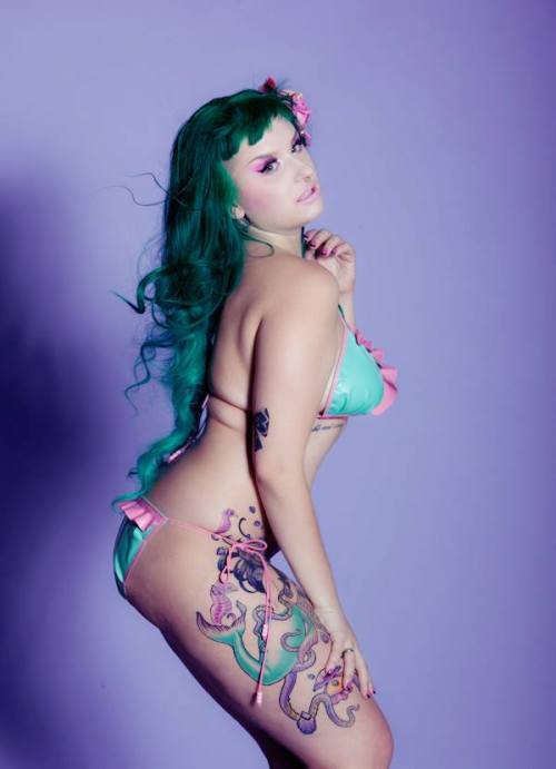 ohmygodbeautifulbitches:  cassia sparkle Submitted by cassiasparkle 