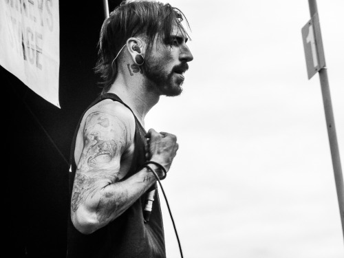 pizza0rdie:Michael Bohn at Vans Warped Tour - Photo by Sarina Solem