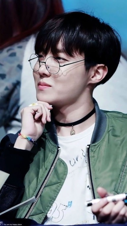 bts-loveyourselfher:let’s never forget run era Hoseok