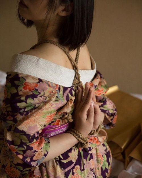 justscreenshots:Shibari & Photo Hajime adult photos