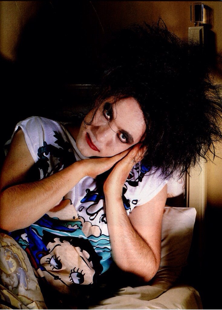 thecuremania:  oh Robert, you creepy, handsome fuck