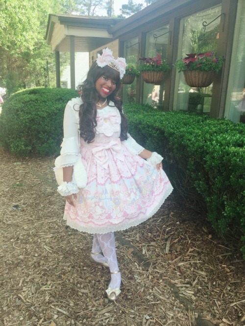 kaneshac8: Happy International Lolita Day! JSK, Headbow: BTSSB Little Royal Icing Purse, Necklace: B