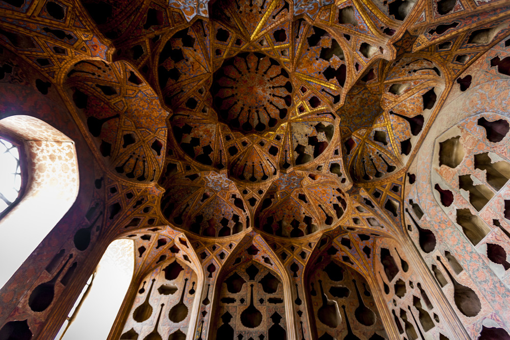 seltoon:  THE CEILINGS OF ISFAHAN by James Longley 
