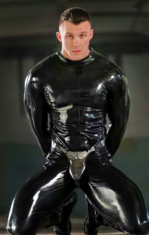 kawarubberdd:leatherclothingfetish:🖤🤪🖤