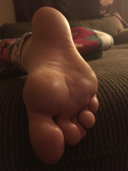 opentolife37: These soles and these Toes are just incredible!! im Waiting… 