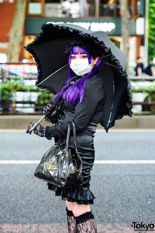 Japanese teens Mahoushozyomiuchan and Kyoppe on the street in Harajuku wearing dark fashion by Never