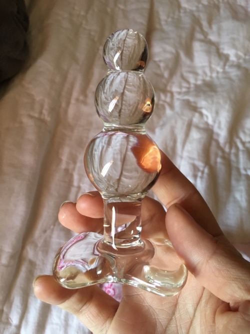 ashprincessmidna:  My favorite butt plug 😍  (Currently reorganizing my room)