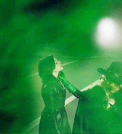 inhislight:  OUAT Graphic Battle: inhislight vs. reginaoflocksley↳ Round 1: