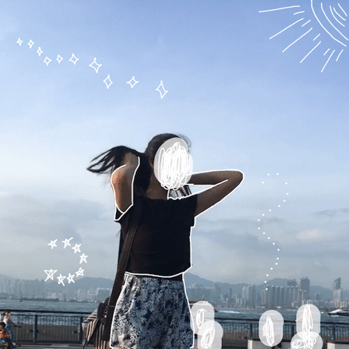 aliensco:  ig: @cinnadew  the sky was clear blue and the sun felt light on my skin