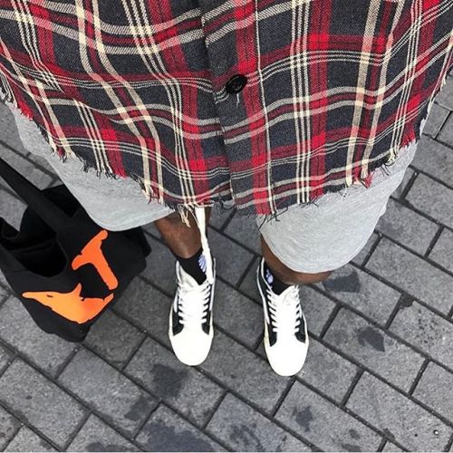 ⠀#OutfitFromAbove @lvrd_grant ▪️ #LiftedAnchors #Flannel ▪️ #FoG x #Pacsun #Shorts ▪️ #Vlone #Tote ▪