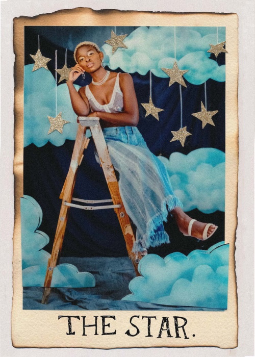disconymph:  THIS ARTSY TAROT SET PREDICTS NOTHING BUT GOOD VIBES IN YOUR FUTURE