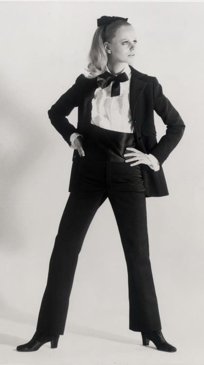 Algerian-born Yves Saint Laurent launched ‘Le Smoking’ Look in 1966, his couture collect