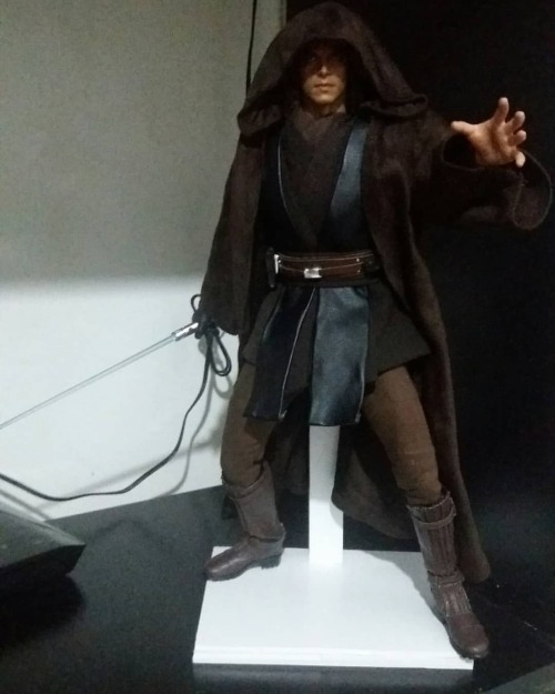 Da pra ver a maldade no olhar ahhaha #anakinskywalker #onesixthscale #customfigures #starwars https: