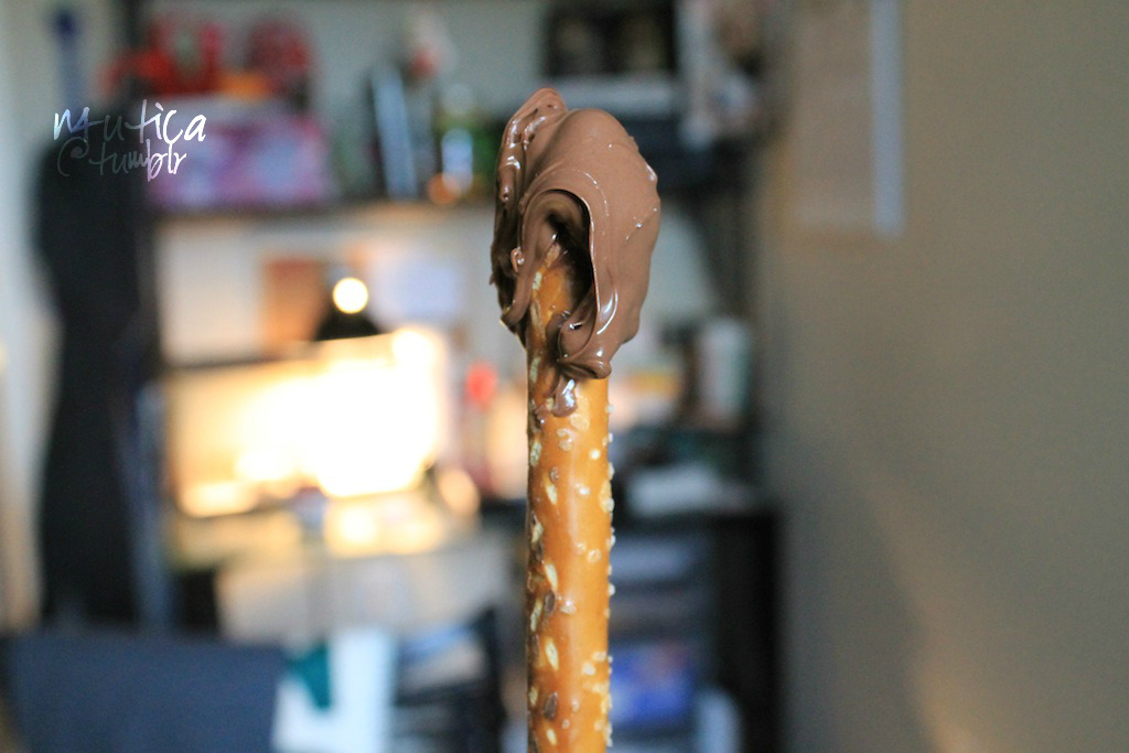 doinghaynes:nutella and pretzels are the best 