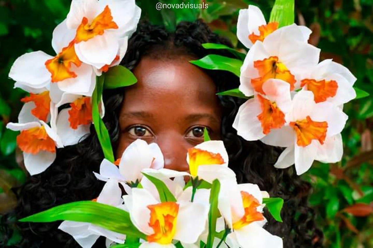 thatgirlisgroovy:  My new series:  The Sunkissed Collection🌴🍊  Photographer