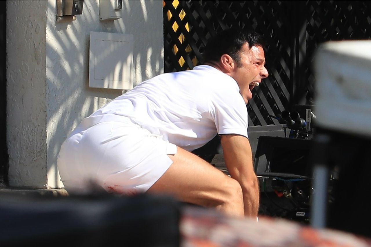lamarworld1:(PT.2) Ricky Martin bulge &amp; cakes