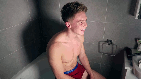 male-celebs-naked:  Joe Weller